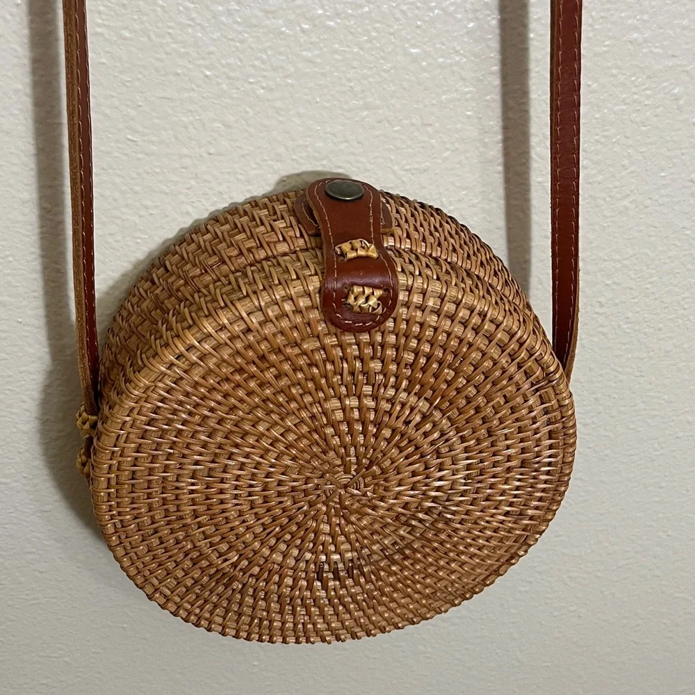 Round Woven Tan Tropical Vacation Crossbody Bag - Picture 8 of 8